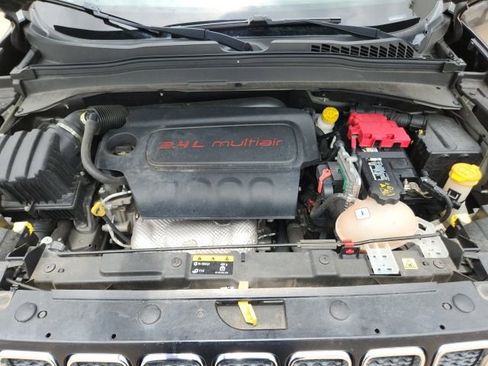 Used 2020 Jeep Renegade Latitude w/ Popular Equipment Group FWD image 35
