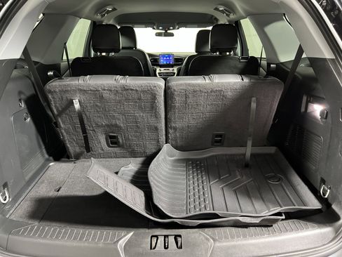 Used 2023 Ford Explorer XLT w/ Equipment Group 202A image 25