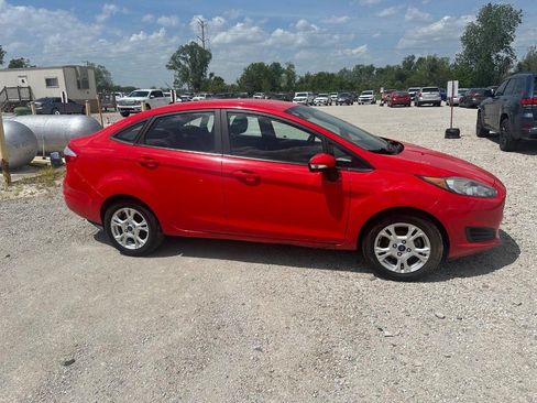 Used 2015 Ford Fiesta SE FWD image 4