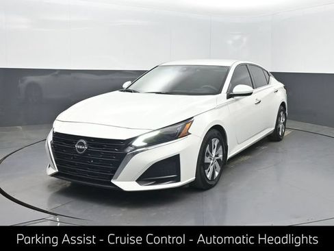 Used 2023 Nissan Altima 2.5 S FWD image 1