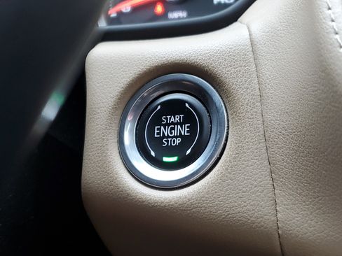 Used 2021 Chevrolet Suburban Premier w/ Premium Package image 24