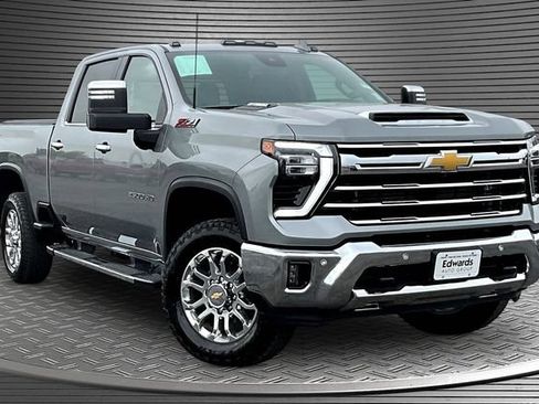 Used 2024 Chevrolet Silverado 2500 LTZ w/ LTZ Plus Package AWD/4WD image 3