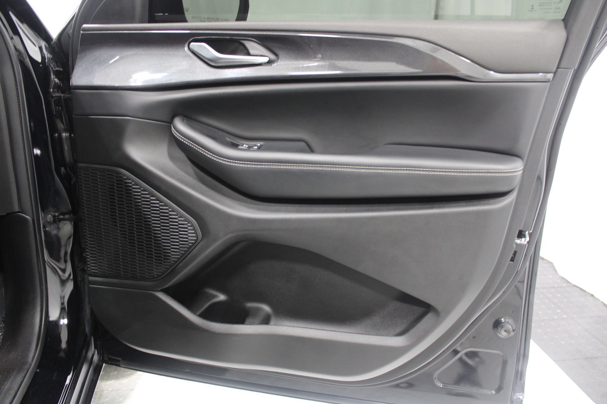 Used 2023 Jeep Grand Cherokee Altitude AWD/4WD image 23