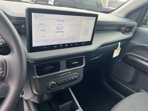 New 2025 Ford Maverick XL image 24