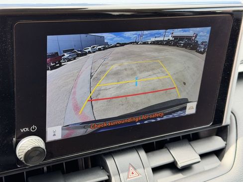 Used 2024 Toyota RAV4 XLE FWD image 19