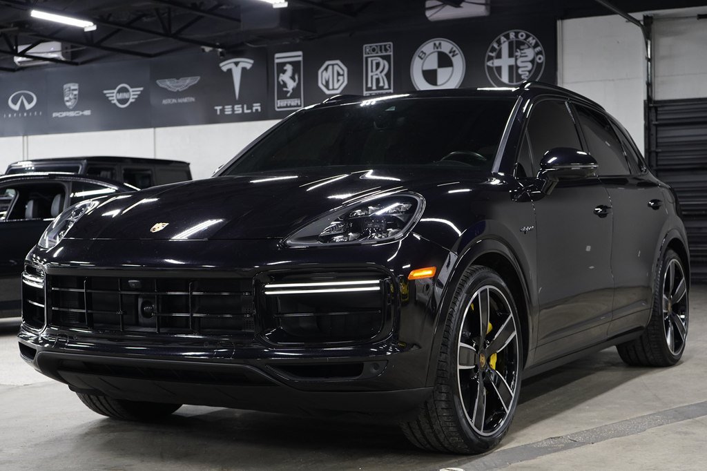 Used 2021 Porsche Cayenne Turbo S AWD/4WD image 1