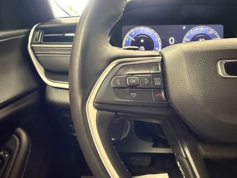 Used 2025 Jeep Grand Cherokee Altitude AWD/4WD image 23
