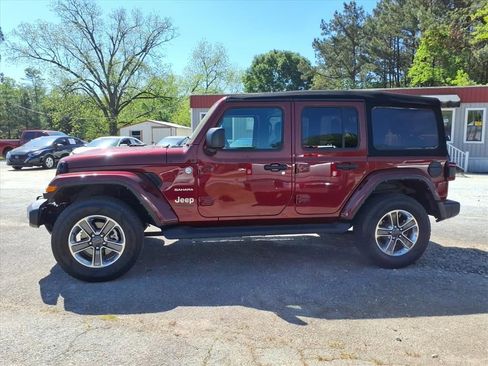 Used 2022 Jeep Wrangler Unlimited Sahara w/ LED Lighting Group AWD/4WD image 6