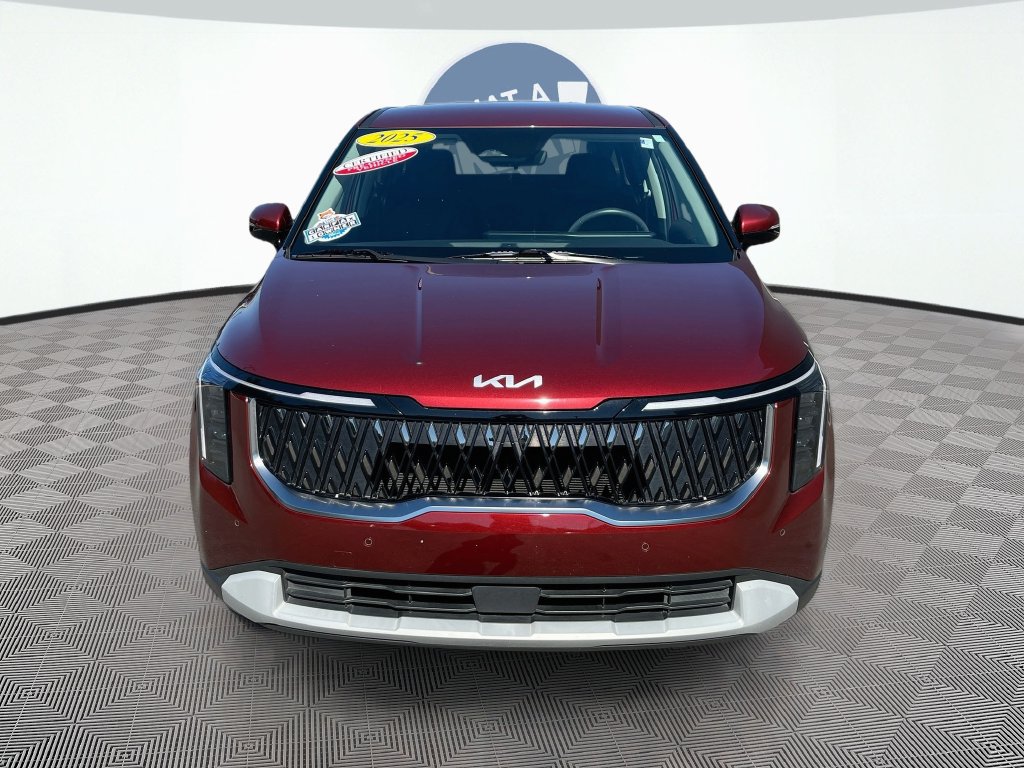Certified 2025 Kia Carnival FWD image 2
