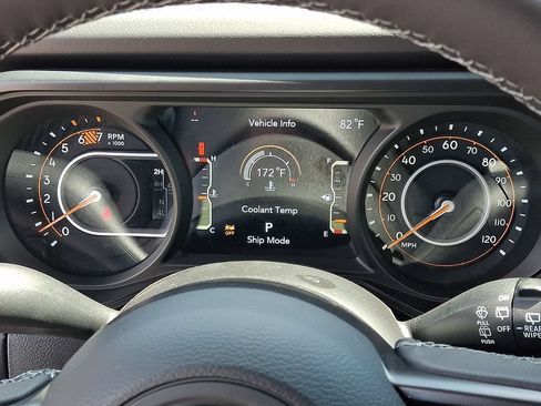 New 2026 Jeep Wrangler Unlimited Rubicon AWD/4WD image 18