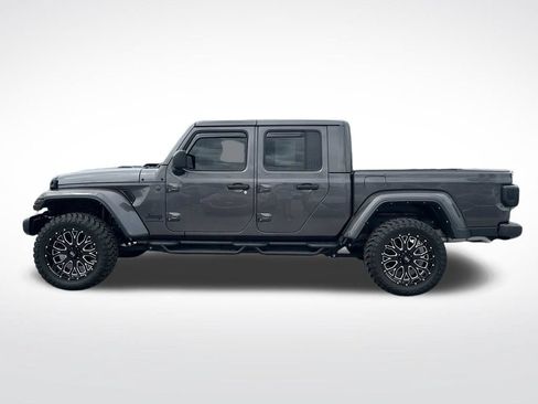 Used 2025 Jeep Gladiator Sport AWD/4WD image 3