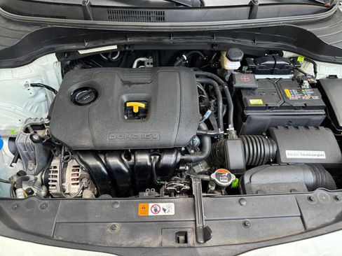 Used 2025 Kia Soul LX w/ LX Technology Package FWD image 30