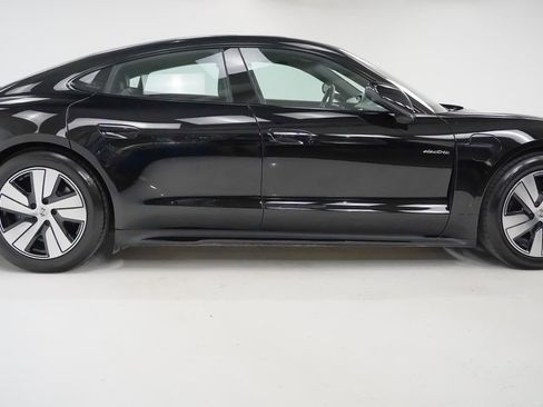 Certified 2025 Porsche Taycan image 9