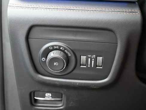 New 2026 Jeep Grand Cherokee L Summit w/ MOPAR Finishing Package AWD/4WD image 28