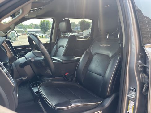 Used 2022 RAM 1500 Laramie AWD/4WD image 9