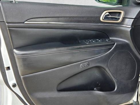Used 2014 Jeep Grand Cherokee Limited RWD image 10