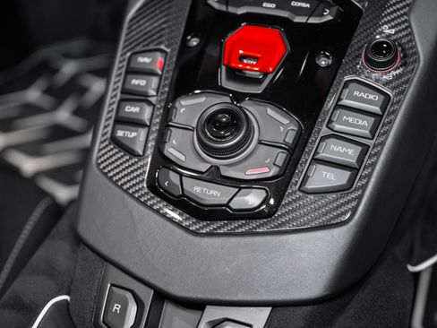 Used 2021 Lamborghini Aventador SVJ AWD/4WD image 47
