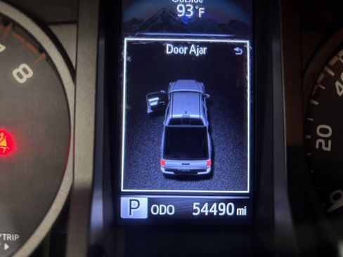 Used 2019 Toyota Tacoma TRD Off-Road image 16