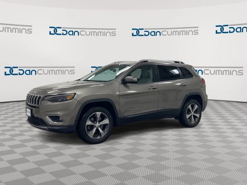 Used 2019 Jeep Cherokee Limited AWD/4WD image 4