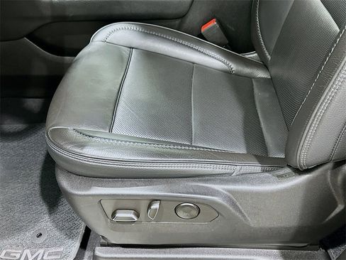 Used 2022 GMC Yukon Denali image 19