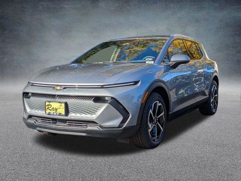 New 2026 Chevrolet Equinox EV LT image 8