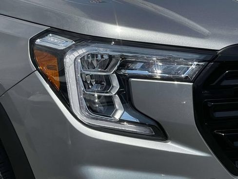 Used 2023 GMC Terrain SLE w/ Elevation Edition AWD/4WD image 10