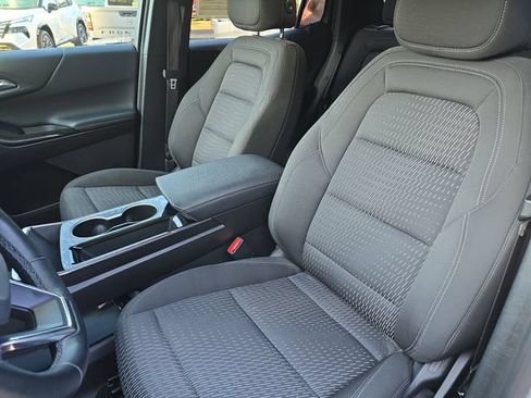 Used 2025 Chevrolet Equinox LT FWD image 19