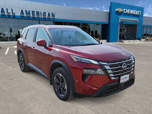 Used 2026 Nissan Rogue SV w/ SV Premium Package FWD image 2