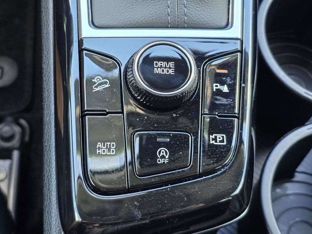 Certified 2025 Kia Sportage EX FWD image 30