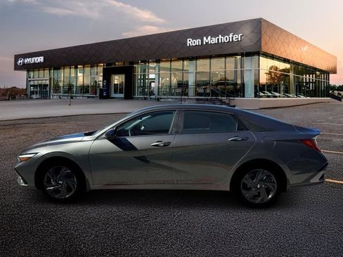 New 2026 Hyundai Elantra SEL Sport Premium FWD image 3