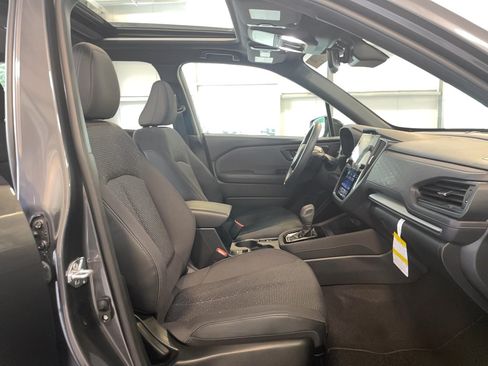Used 2025 Subaru Forester Premium AWD/4WD image 13