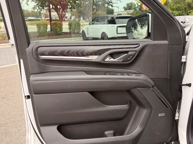 Used 2023 GMC Yukon Denali AWD/4WD image 11