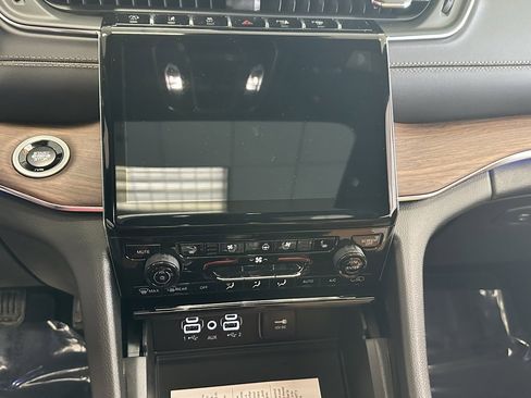 New 2025 Jeep Grand Cherokee Summit w/ Luxury Tech Group V image 29