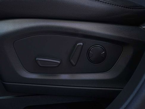 Used 2024 Ford Explorer Limited w/ Limited Technology Package image 12