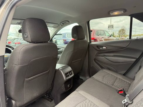 Used 2018 Chevrolet Equinox LT w/ LPO, Floor Liner Package FWD image 16