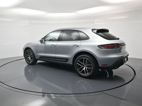 Certified 2026 Porsche Macan AWD/4WD image 3