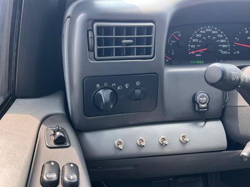 Used 2004 Ford F350 Lariat AWD/4WD image 24