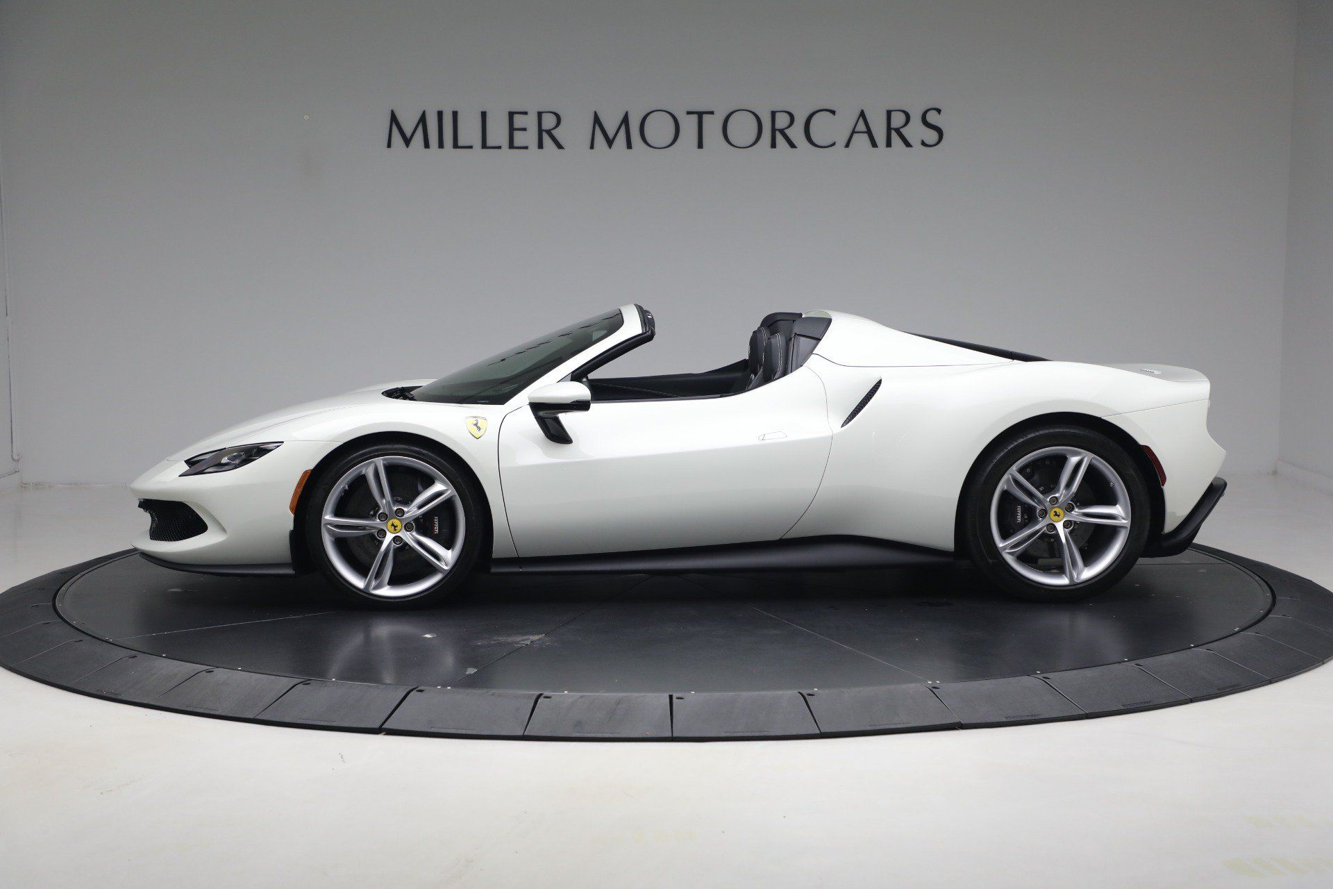 Used 2025 Ferrari 296 GTS RWD image 3