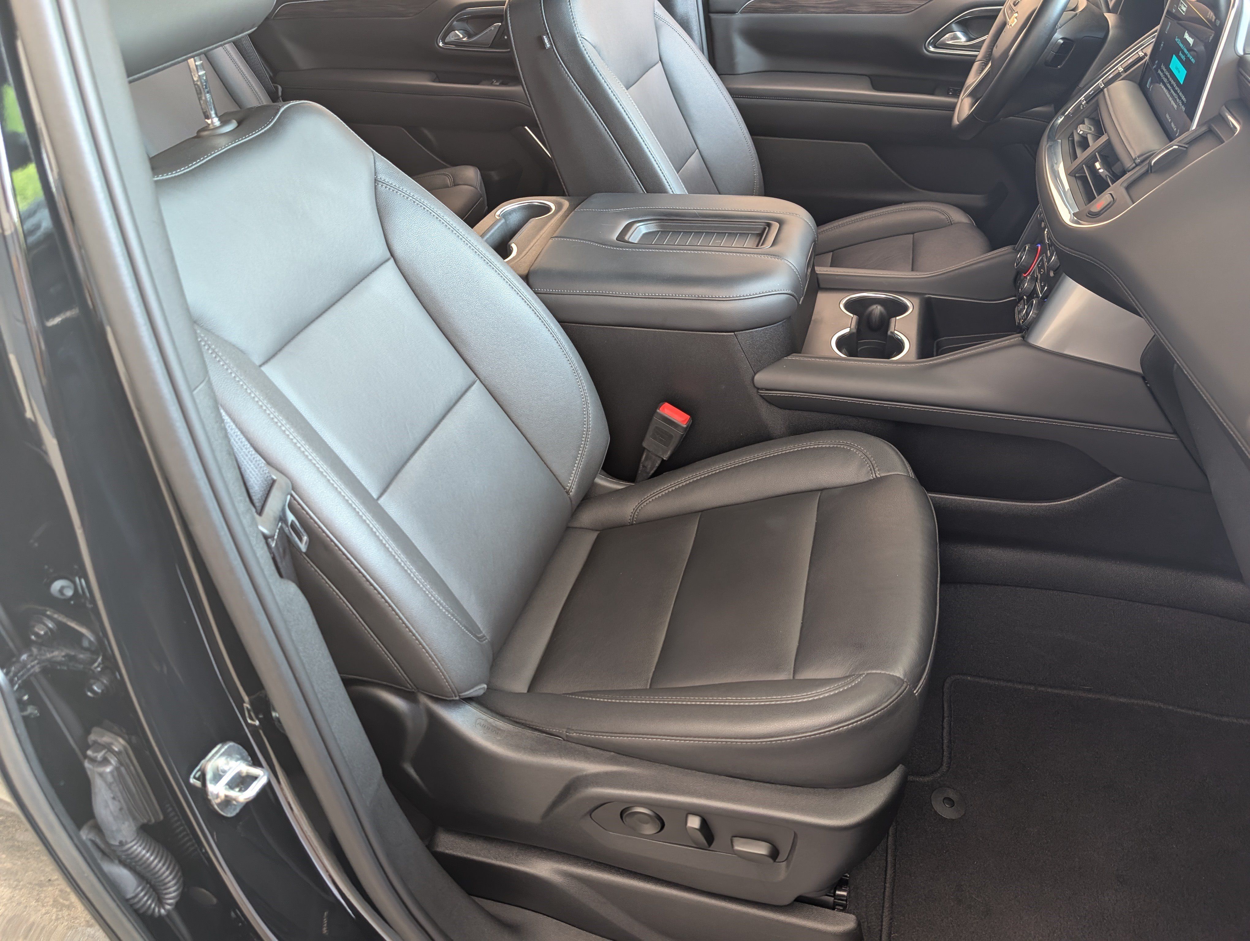 Used 2023 Chevrolet Tahoe LT w/ Luxury Package RWD image 22
