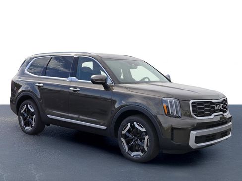 New 2025 Kia Telluride S image 5