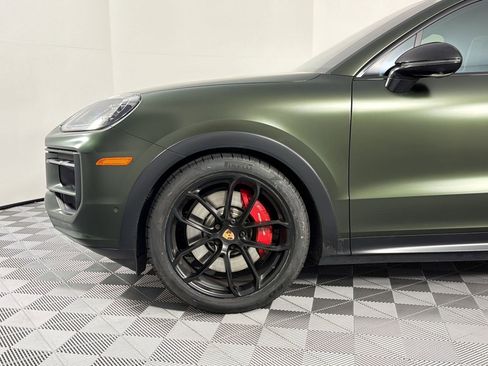 Certified 2025 Porsche Cayenne GTS AWD/4WD image 7