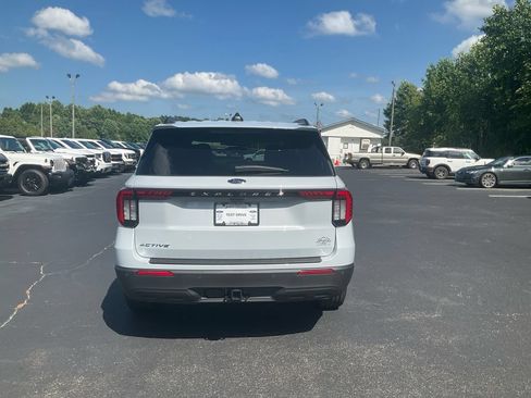 New 2026 Ford Explorer Active RWD image 6