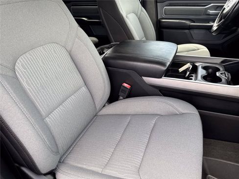Used 2022 RAM 1500 Big Horn AWD/4WD image 36