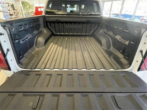 New 2026 GMC Canyon Elevation w/ Convenience Package image 9