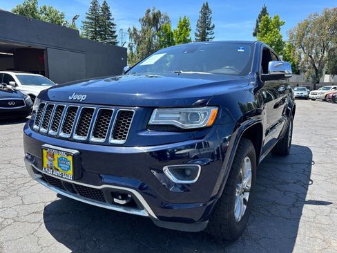 Used 2015 Jeep Grand Cherokee Overland w/ Advanced Technology Group AWD/4WD image 8