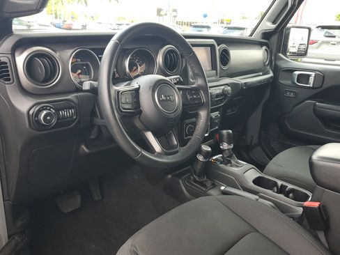 Used 2021 Jeep Wrangler Unlimited Sport AWD/4WD image 9