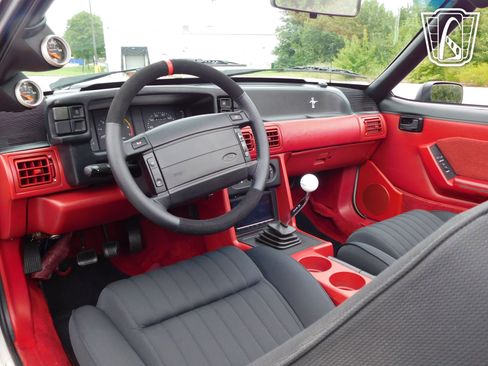 Used 1990 Ford Mustang LX RWD image 9