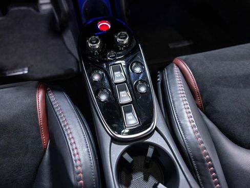 Used 2022 McLaren GT RWD image 46