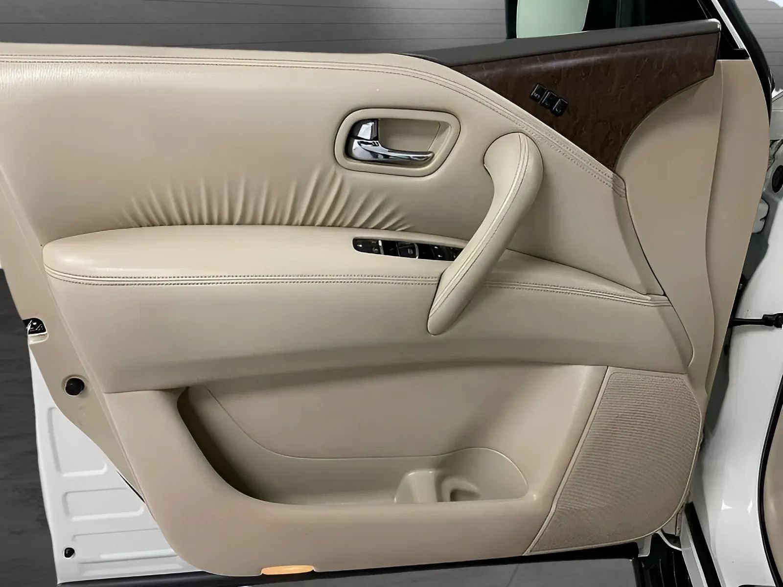 Used 2015 INFINITI QX80 2WD image 9