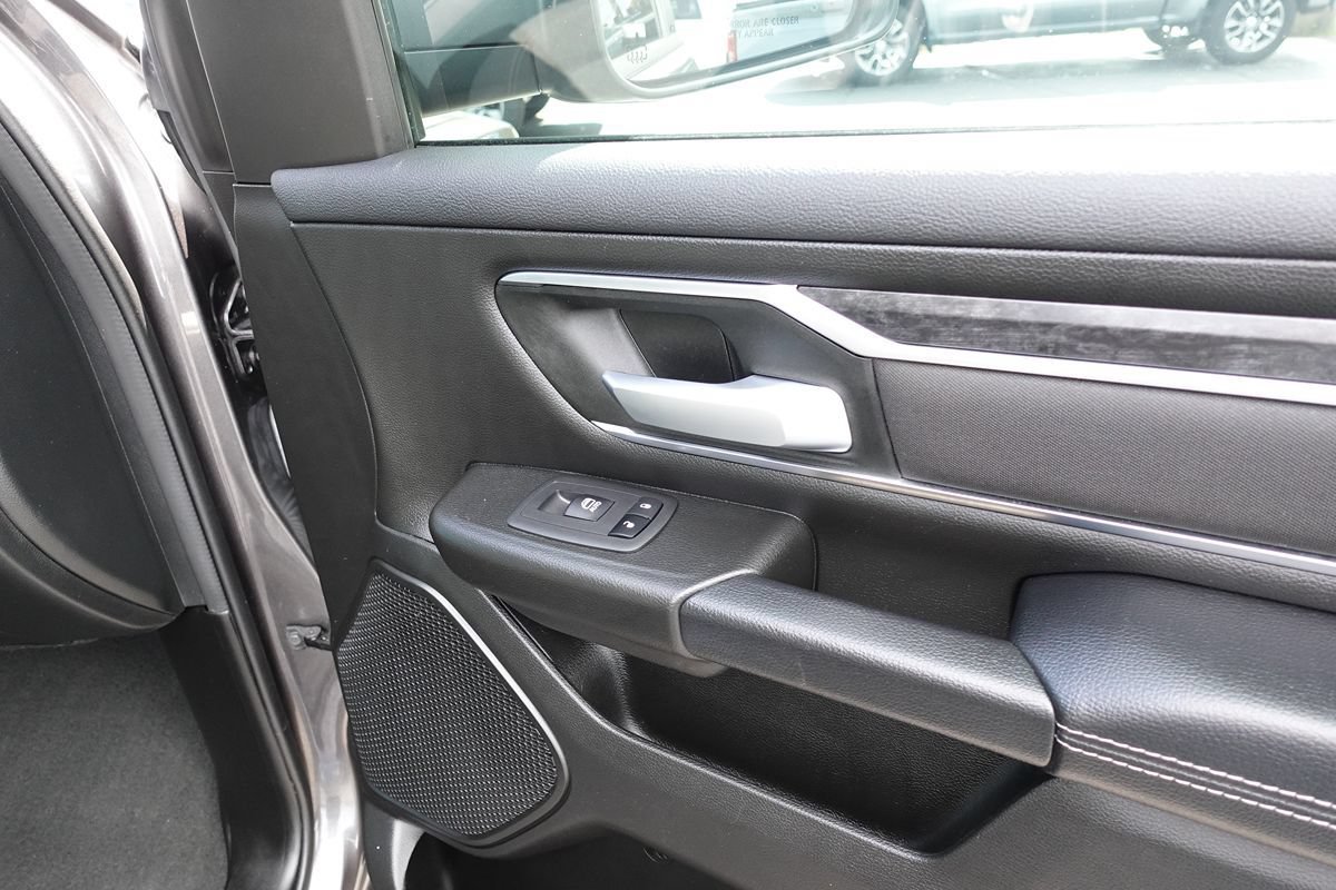 Used 2024 RAM 1500 Big Horn AWD/4WD image 34